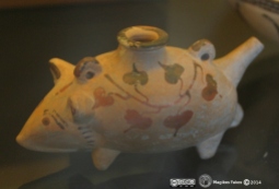 Αγγείο με μορφή ποντικιού. 450 π.Χ.