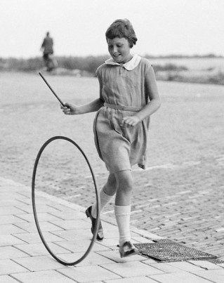 girl-with-a-hoop